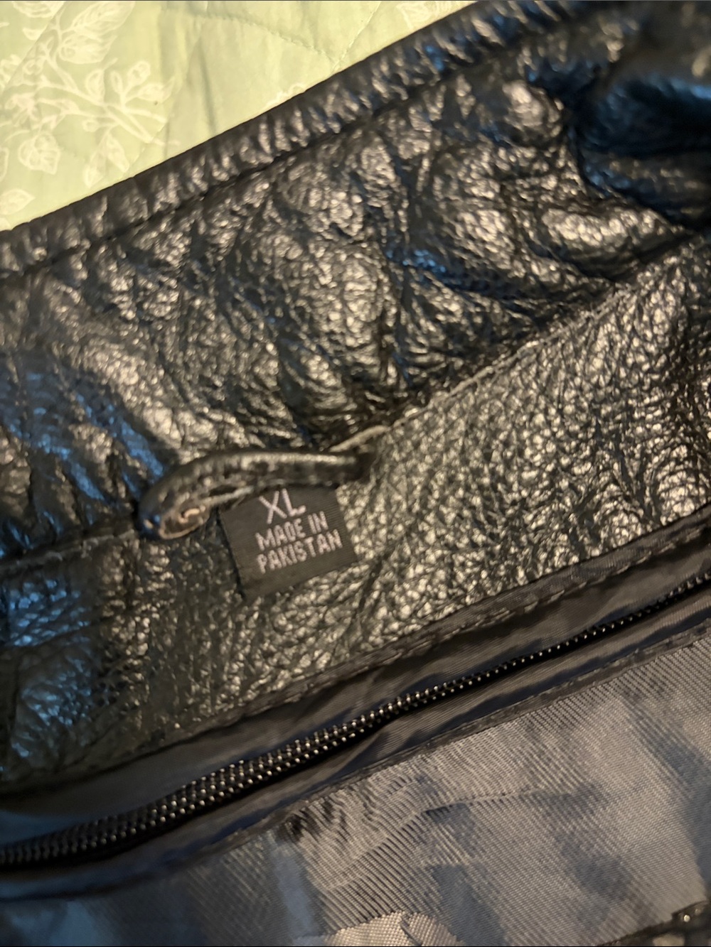 Classic Men's Black Leather Bomber Jacket with Zip Detailing - Picture 3 of 3